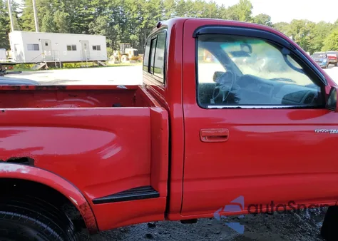 2001 Toyota Tacoma из США, поврежденный, VIN 5TEPM62N81Z732635